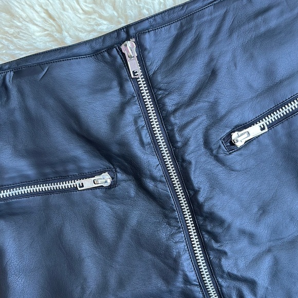 4 FOR $25 - NWT Faux Leather Mini Skirt - Picture 3 of 5